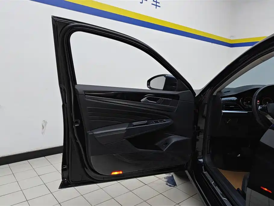 Volkswagen Passat 2023 Facelift 330TSI Elite Edition фото 7