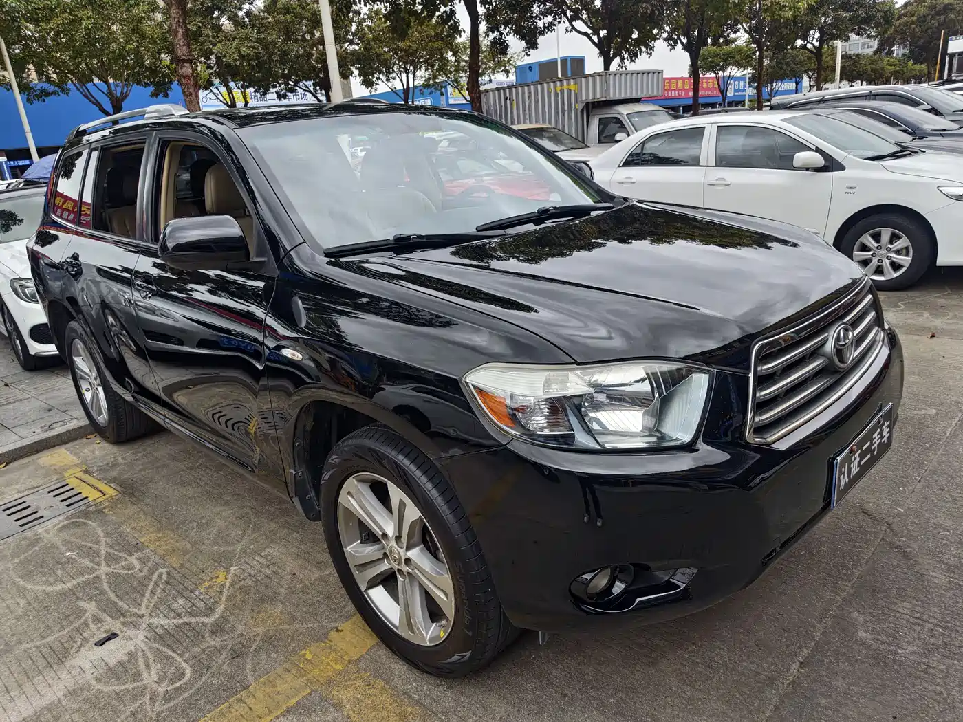 Toyota Highlander 2011 2.7L 2WD 7-seat Luxury Navigation фото 3