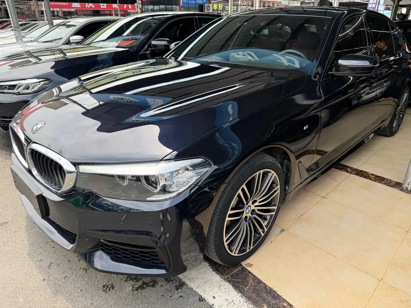 BMW 5 Series 2019 530Li Leading M Sport Package