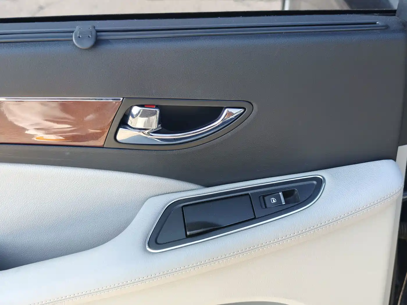 Hongqi H7 2017 2015 2.0T Luxury