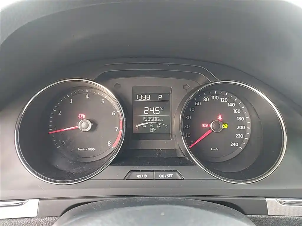 Volkswagen Bora 2014 1.6L Automatic Fashion Edition фото 12