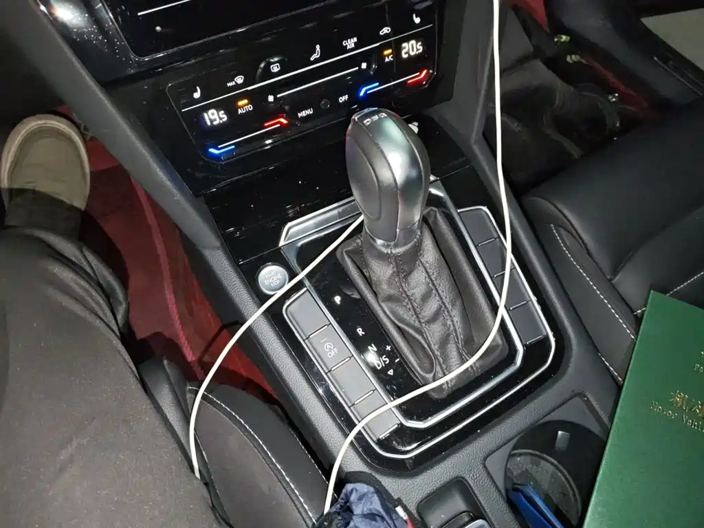 Volkswagen Magotan 2020 330TSI DSG Leading фото 11