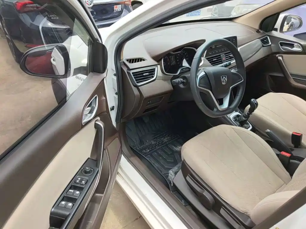 Baojun 310W 2021 2017 1.5L Manual Comfort China VI