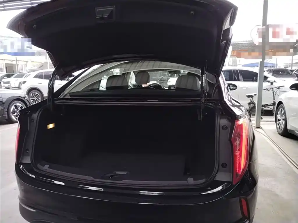 Hongqi E-QM5 2023 Facelift Basic Travel Edition фото 19