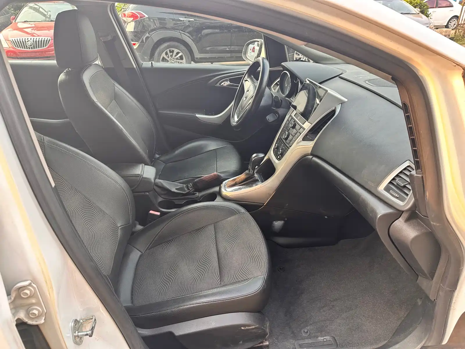 Фото 10 - Buick Excelle