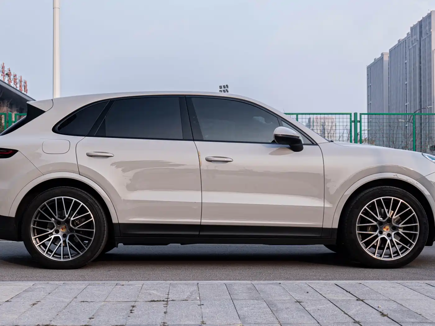 PORSCHE CAYENNE