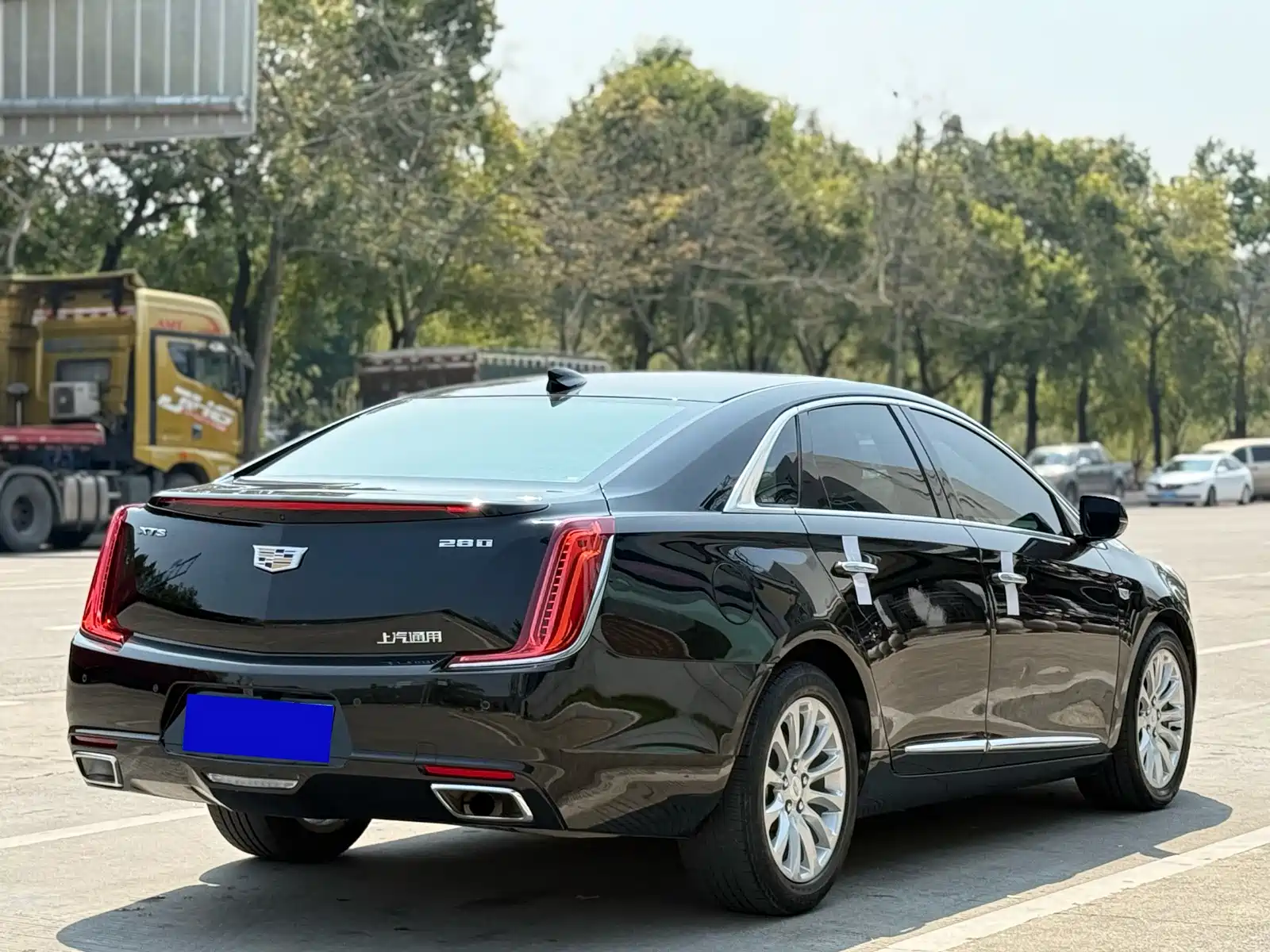 Photo 5 - Cadillac XTS