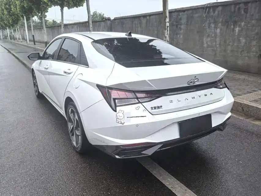 Hyundai Elantra 2022 1.5L CVT GLX Elite Edition фото 11