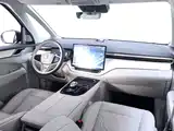 Фото 20 - Volvo EM90