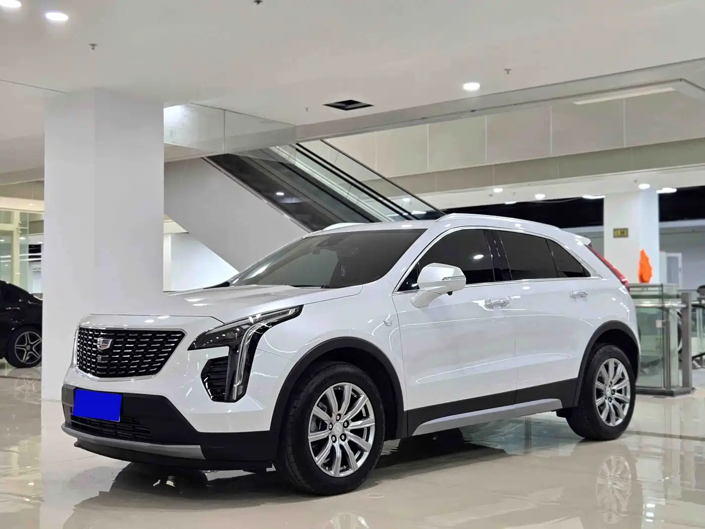 Cadillac XT4 2023 2022 28T FWD Premium