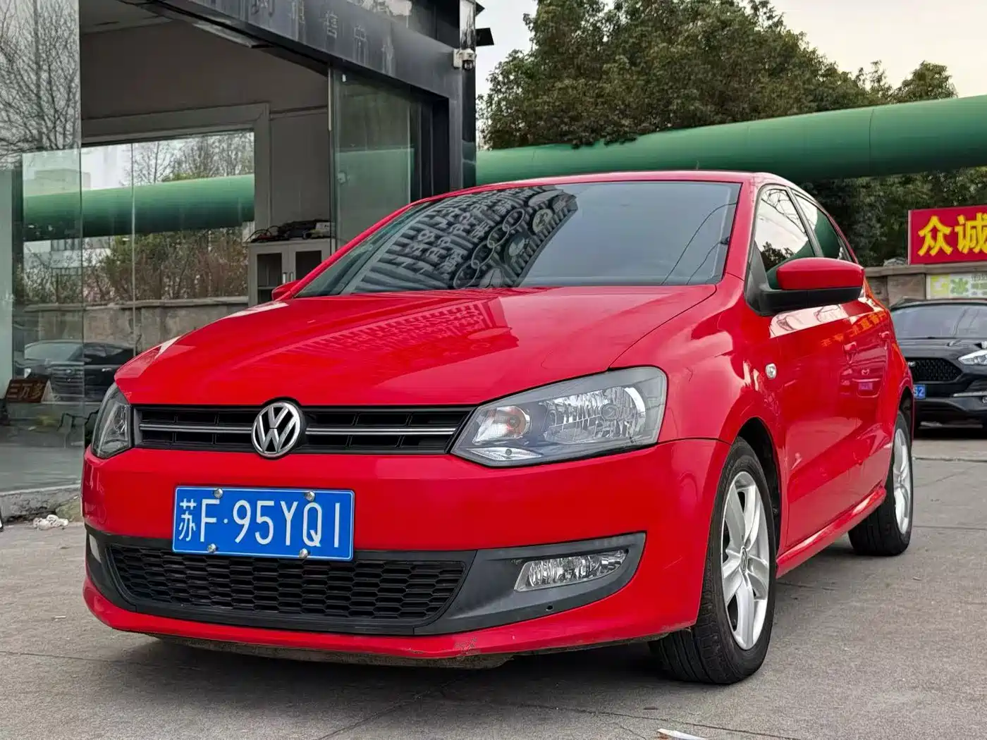 Volkswagen Polo 2011 1.6L Automatic Cool Edition фото 3