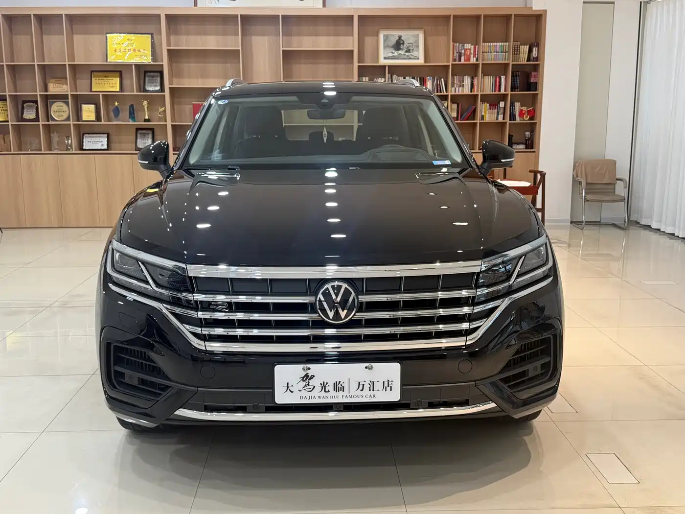 VOLKSWAGEN TOUAREG