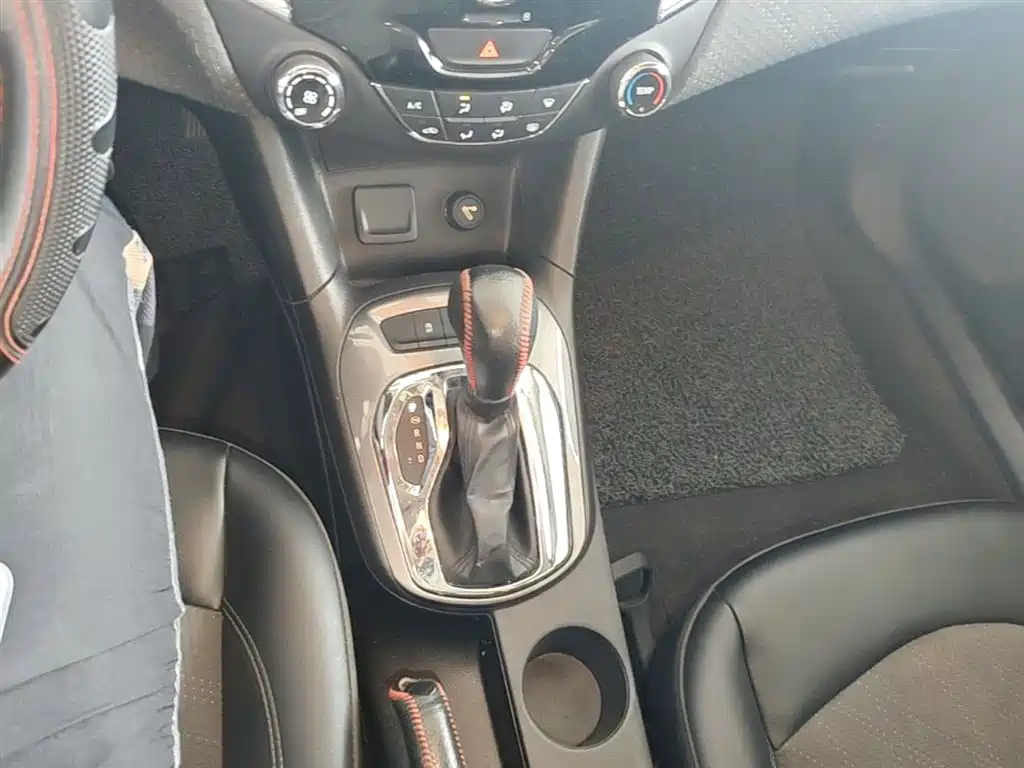 Chevrolet Cruze 2016 1.5L Automatic Luxury Edition фото 14