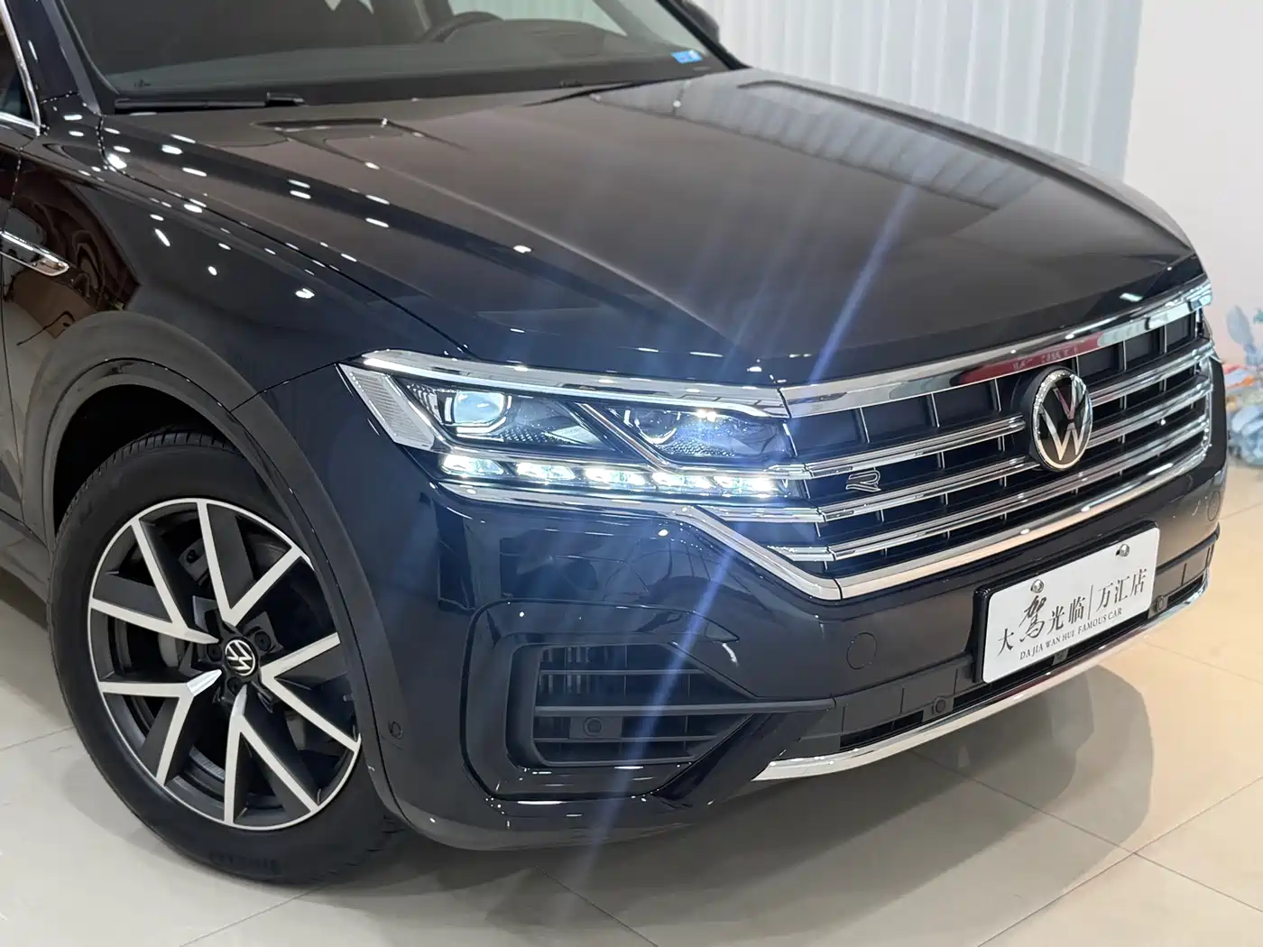 VOLKSWAGEN TOUAREG