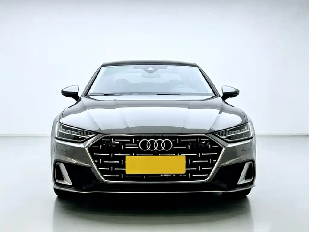 Фото 2 - Audi A7L