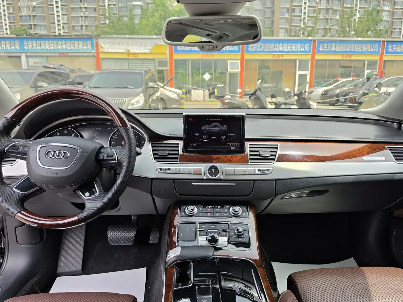 Audi A8 2013 A8L 45 TFSI quattro Luxury фото 12