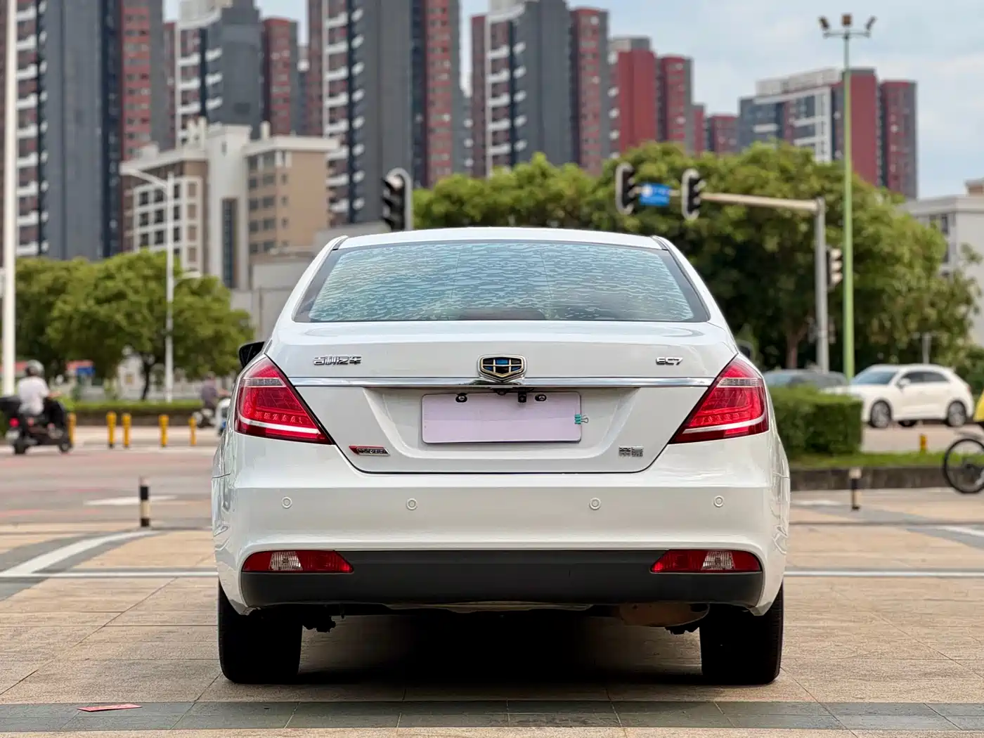 Geely Emgrand 2015 2015 Sedan 1.3T CVT Upward Edition