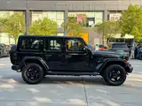 Фото 10 - Jeep Wrangler