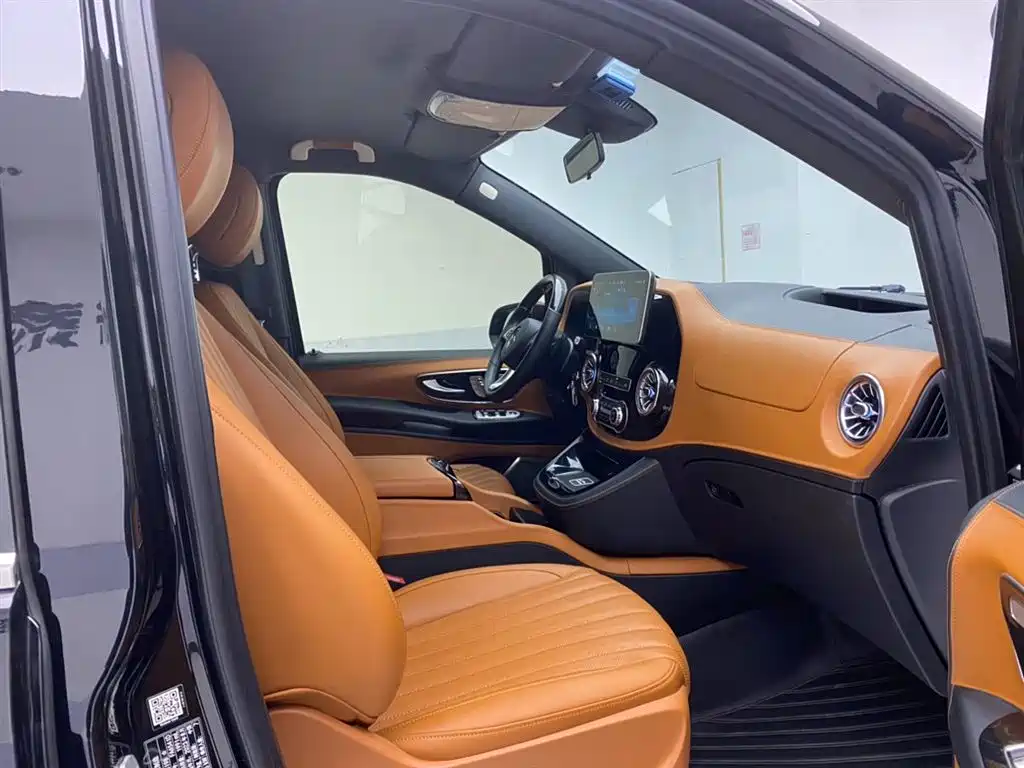 Mercedes-Benz Vito 2023 2.0T Business 7-Seater фото 19