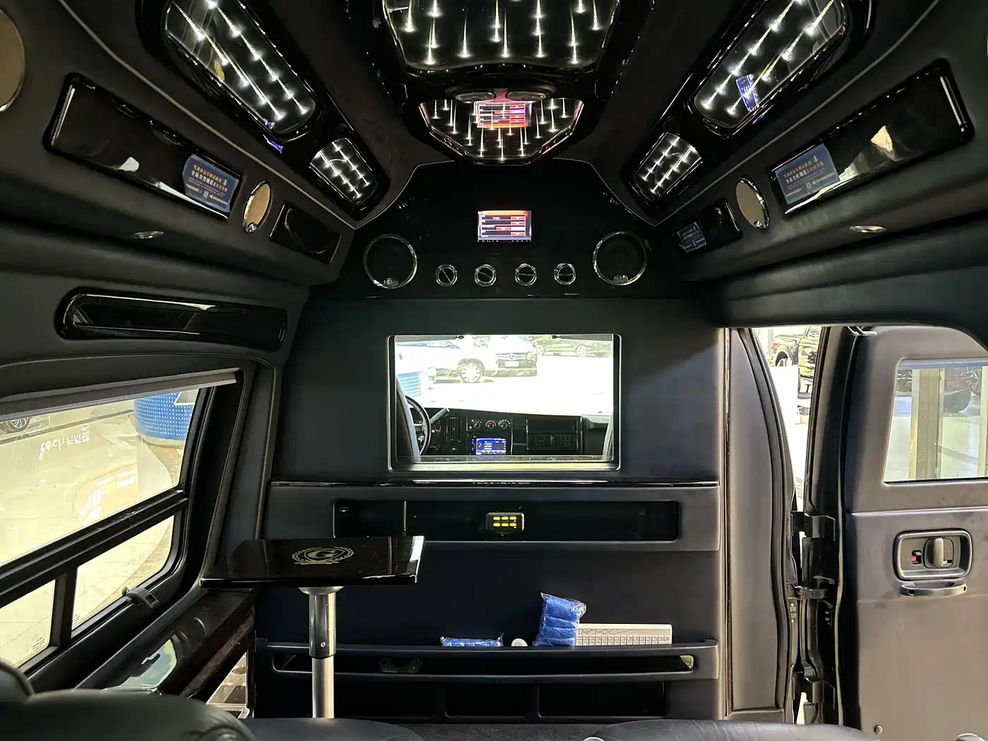 GMC Savana 2016 2014 6.0L Long Wheelbase Leader Edition