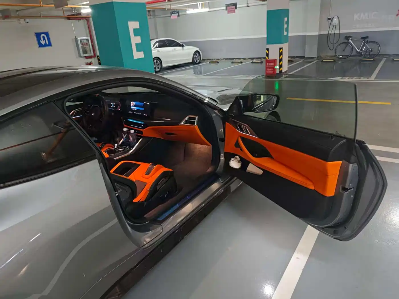 BMW M4 2024 BMW M4 Coupe M xDrive Competition фото 8