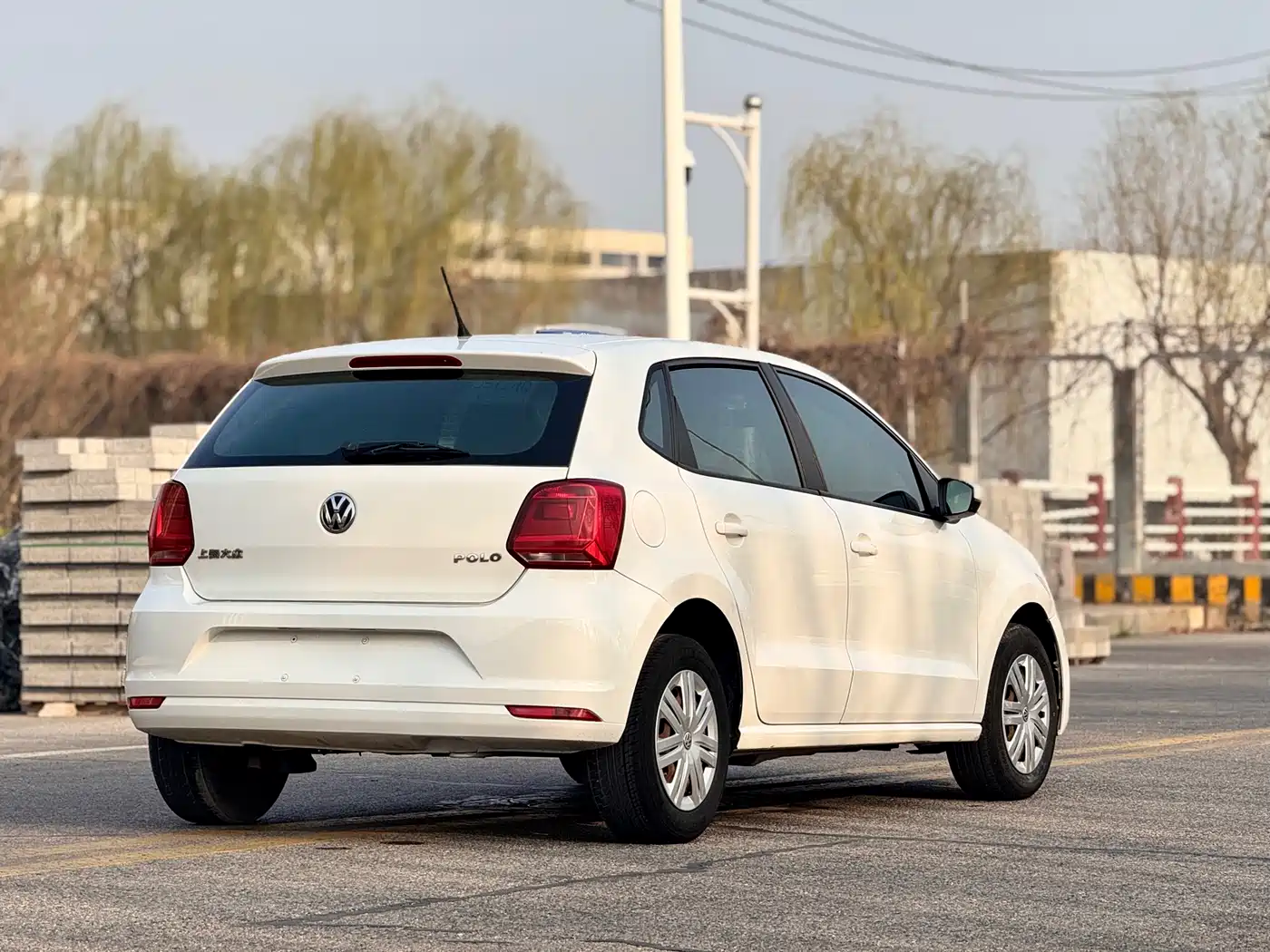 Volkswagen Polo 2014 1.4L Manual Trend Edition фото 24