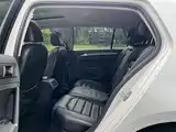 Фото 5 - Volkswagen Golf