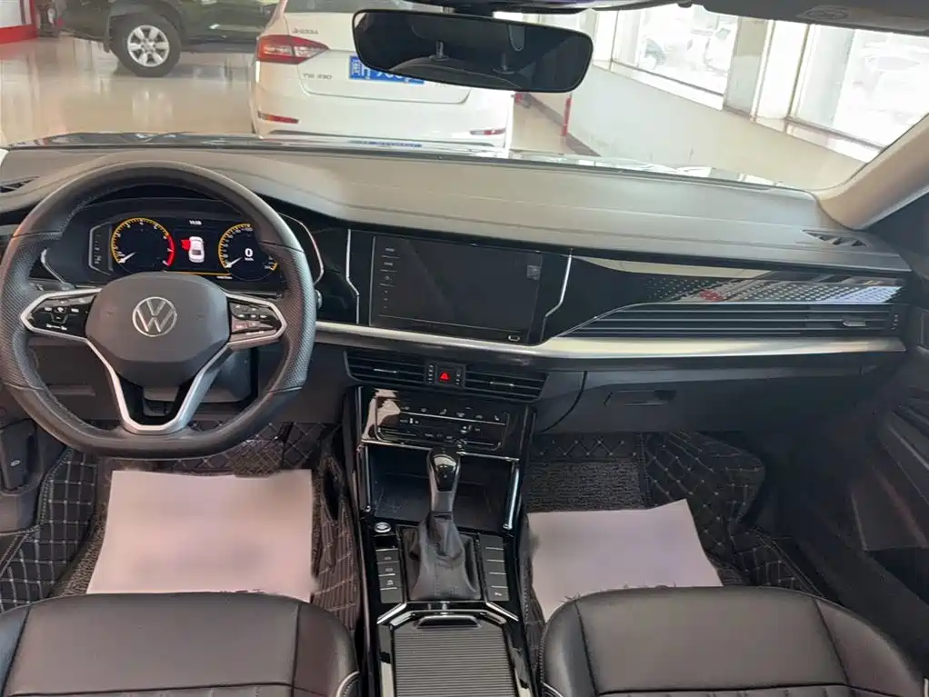 Volkswagen Passat 2023 330TSI Elite Edition фото 16