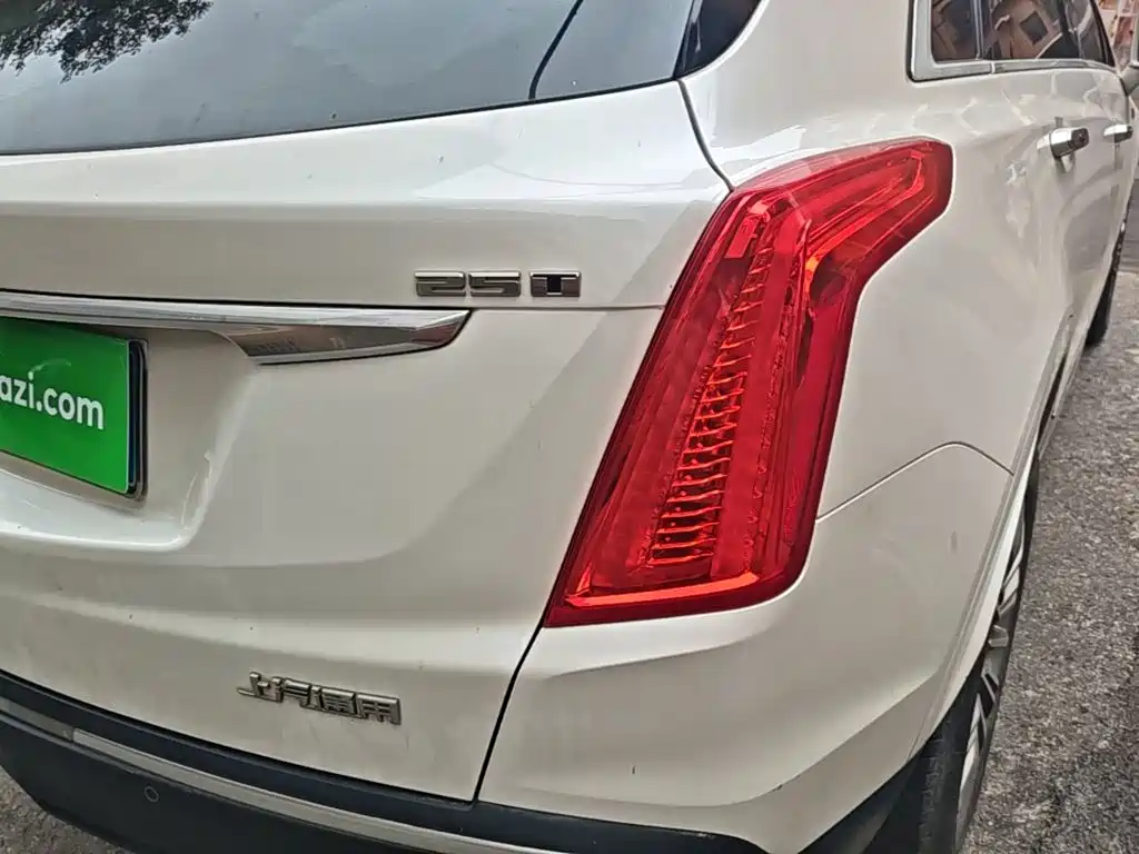 Cadillac XT5 2017 2016 25T Luxury Model