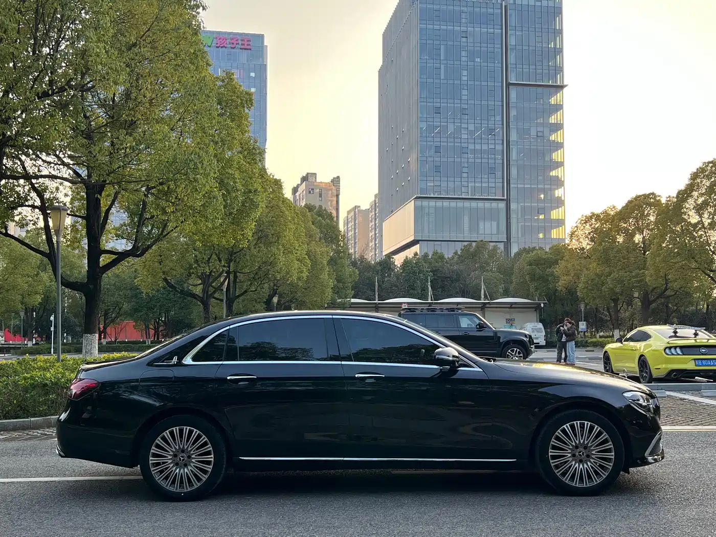 MERCEDES-BENZ E CLASS