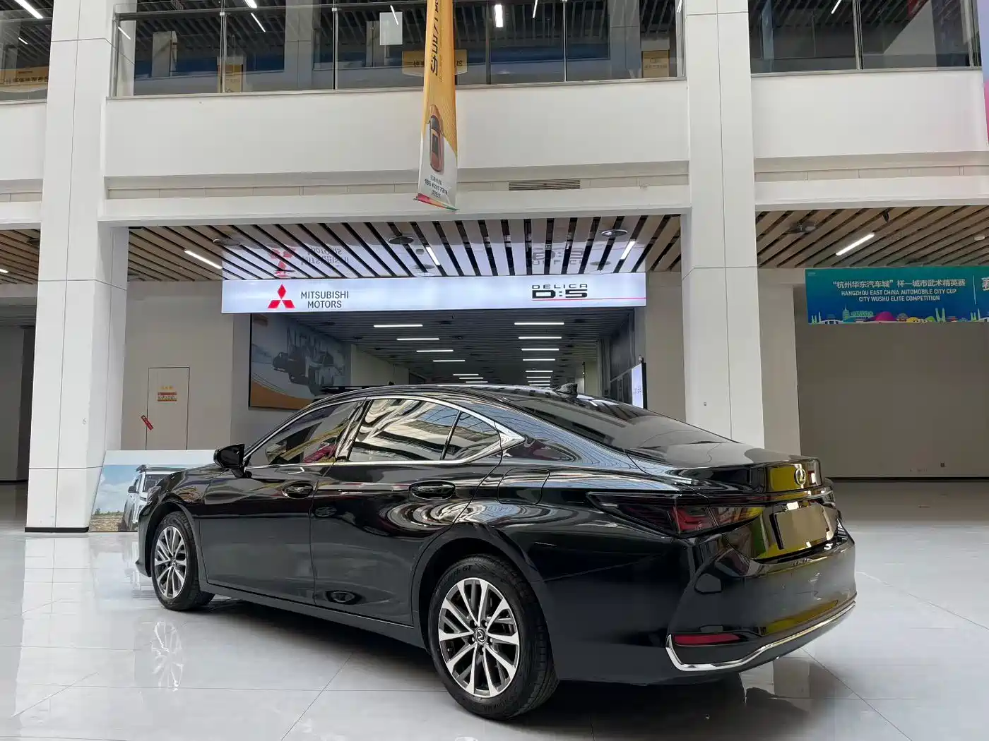 Lexus ES 2024 200 Premium Edition фото 4