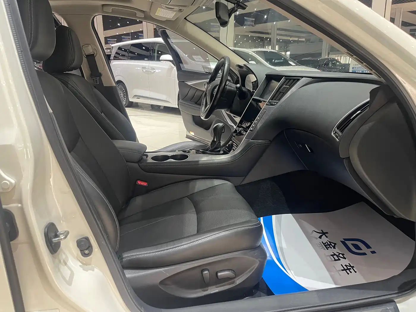 Infiniti Q50L 2017 2016 Model 2.0T Joy Edition