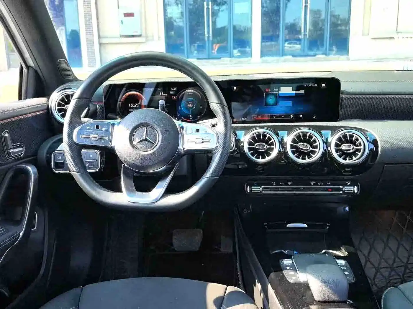 Mercedes-Benz A-Class 2021 A 200 L Sport Sedan Fashion Edition фото 17