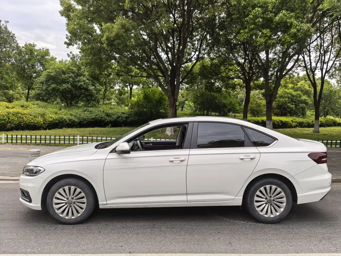 Volkswagen Lavida 2021 280TSI DSG Comfort Edition фото 4
