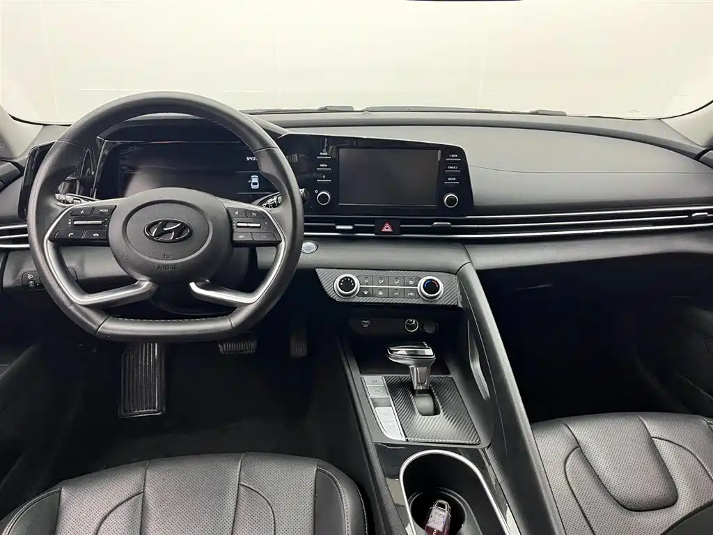 Hyundai Elantra 2021 1.5L CVT GLX Elite Edition фото 10
