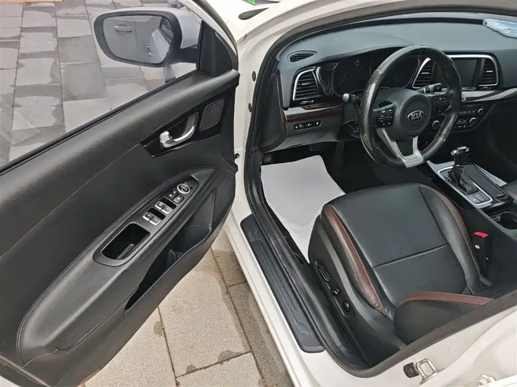 Kia Kaishen 2017 1.8L Automatic GLS фото 16