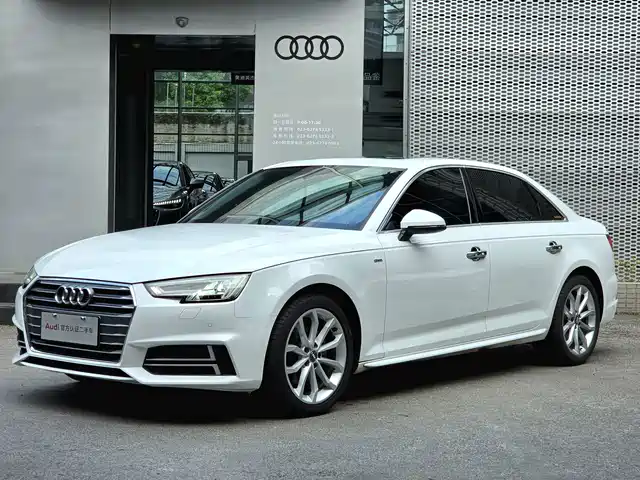 Audi A4L, 2018