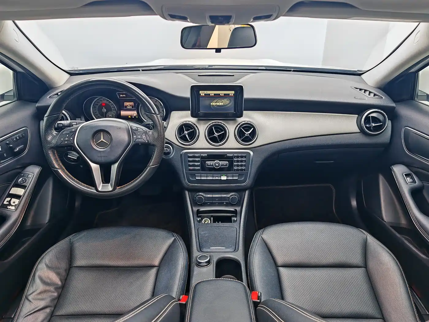 Mercedes-Benz GLA 2015 GLA 200 Dynamic фото 15