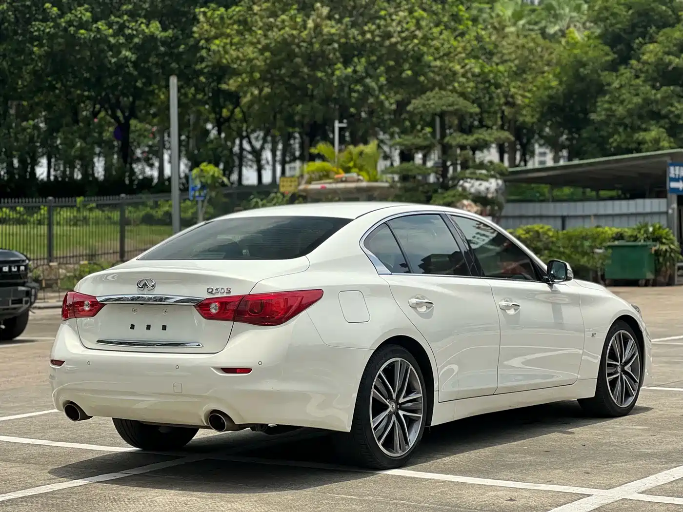 Photo 5 - Infiniti Q50