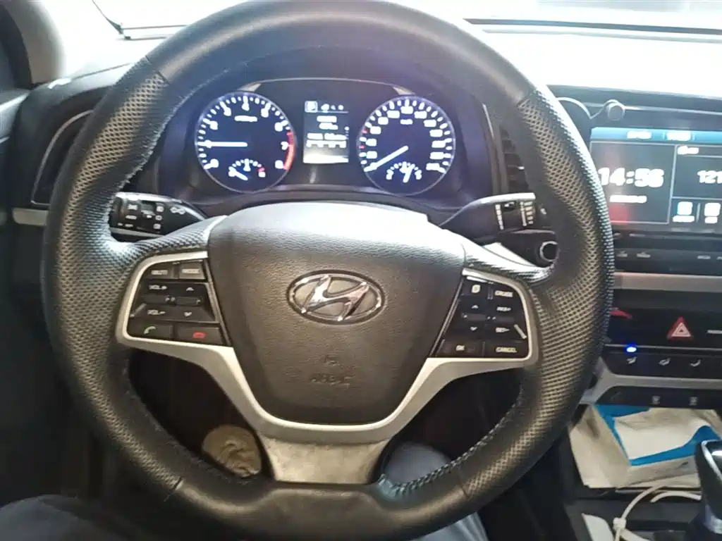 Hyundai Elantra 2016 Model 1.6L Automatic Smart Elite фото 11