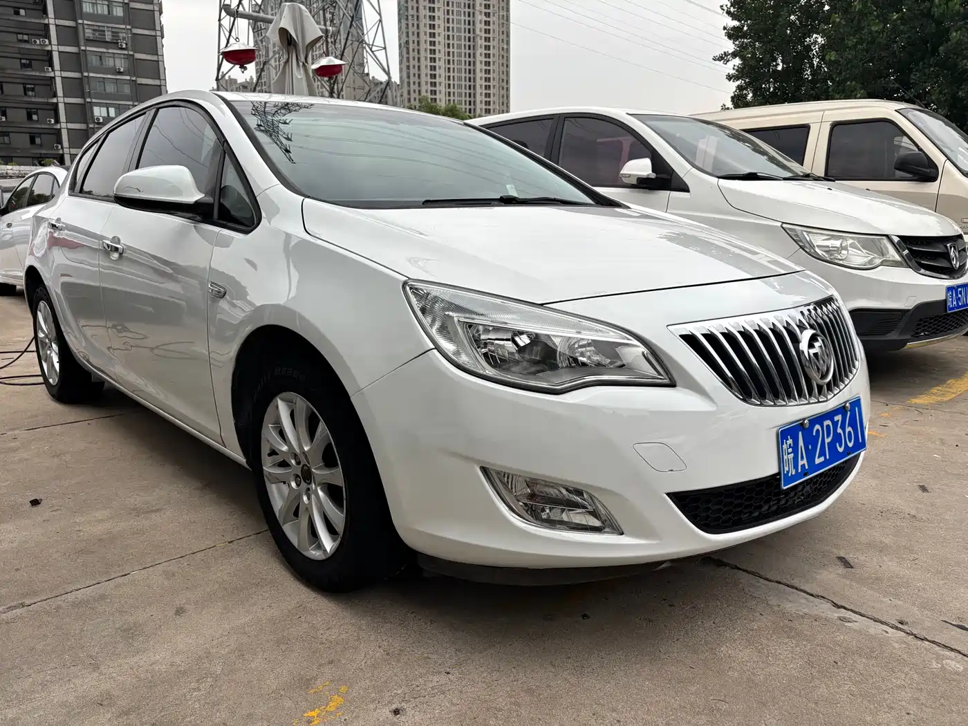 Photo 3 - Buick Excelle