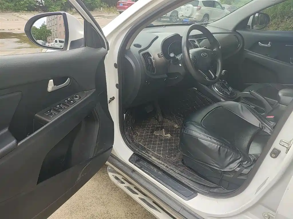 Kia Sportage 2015 2.0L Automatic 2WD GL фото 16