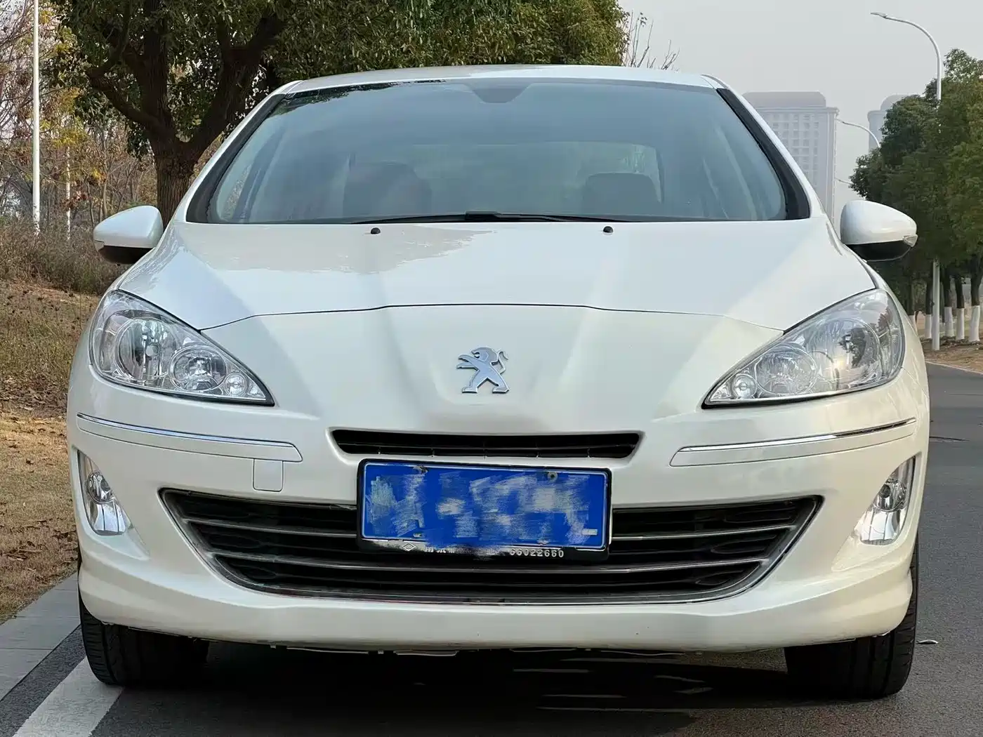 Peugeot 408 2013 2.0L Automatic Comfort Edition фото 2