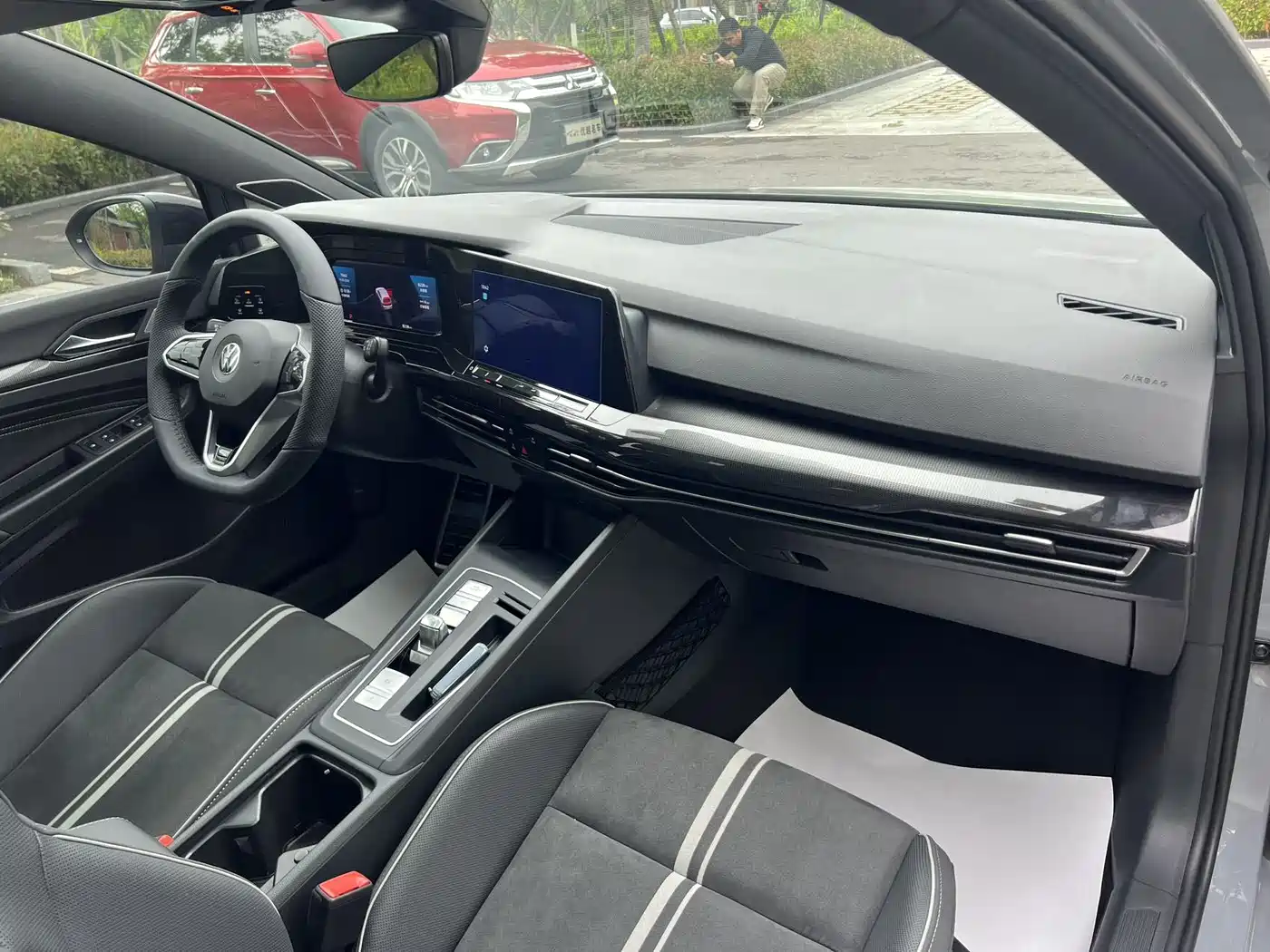 Volkswagen Golf 2021 280TSI DSG R-Line фото 23