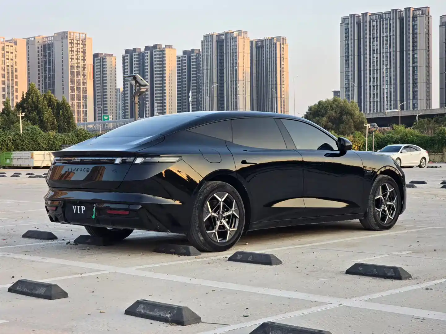 صورة 7 - Lynk & Co 10 EM-P