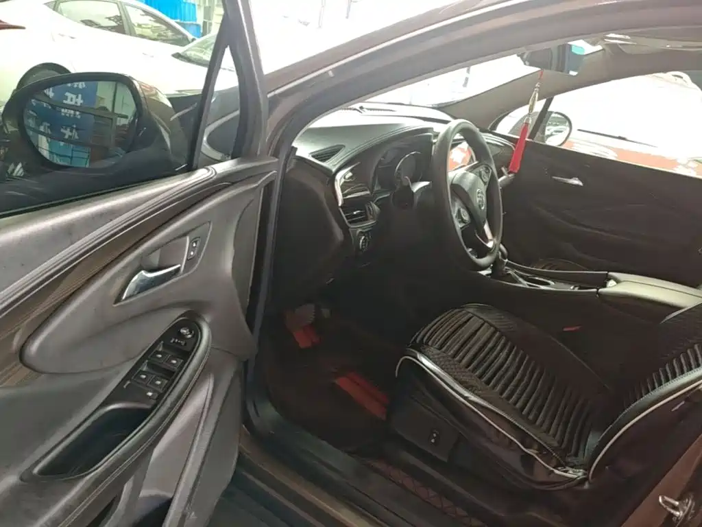 Фото 16 - Buick Envision Plus