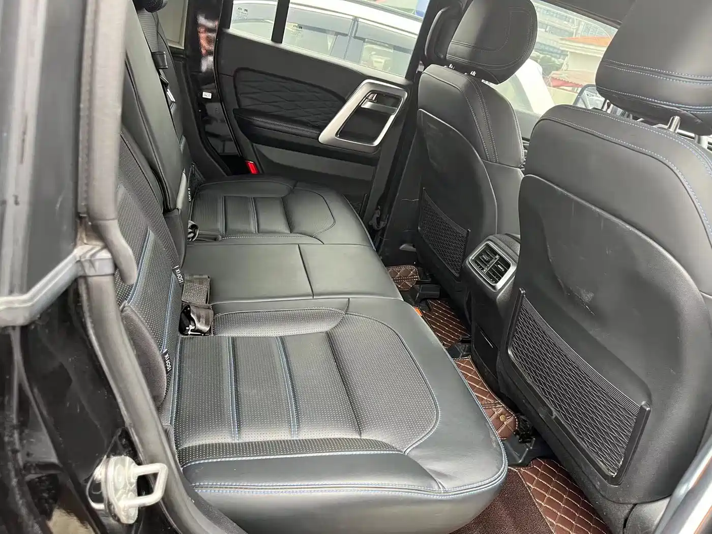 BAIC ORV Beijing Offroad BJ40 2019 PLUS 2.3T Automatic 4WD Luxury Edition China VI фото 10