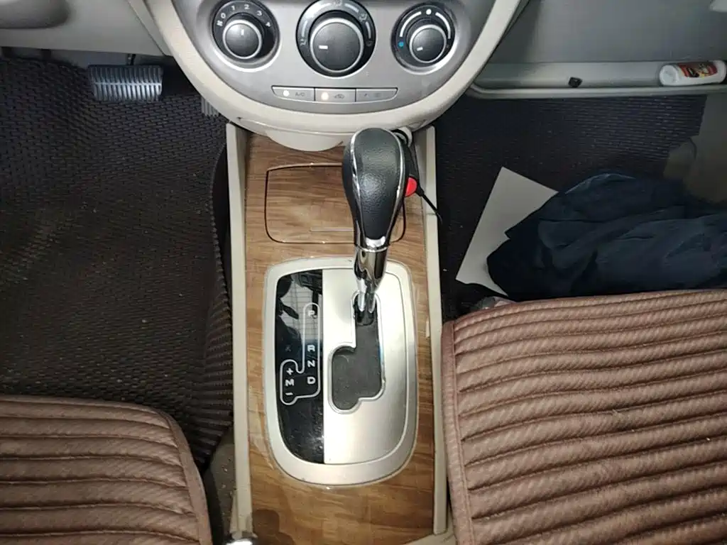 Фото 14 - Buick Excelle