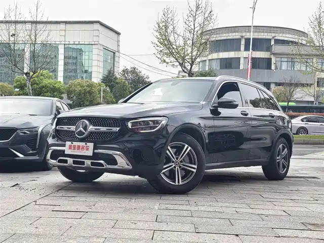 MERCEDES-BENZ GLC