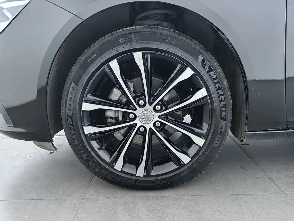 Photo 17 - Buick Regal